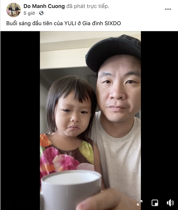 Bên cạnh đó, Đỗ Mạnh Cường cũng livestream để tâm sự với khán giả về ngày đầu tiên Yuli đến với gia đình SIXDO Bên cạnh đó, Đỗ Mạnh Cường cũng livestream để tâm sự với khán giả về ngày đầu tiên Yuli đến với gia đình SIXDO