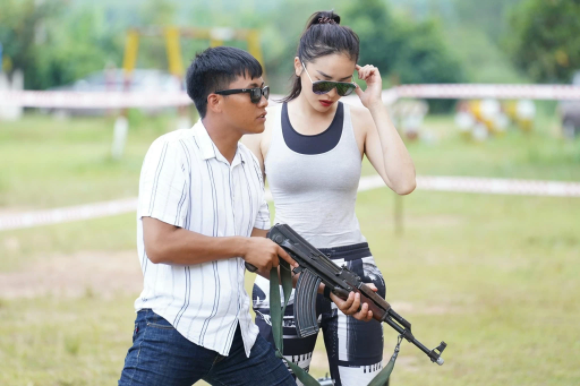 Kỳ Duyên bị soi ảnh ngấn mỡ khi tham gia Sao nhập ngũ 2 Kỳ Duyên bị soi ảnh ngấn mỡ khi tham gia Sao nhập ngũ 2