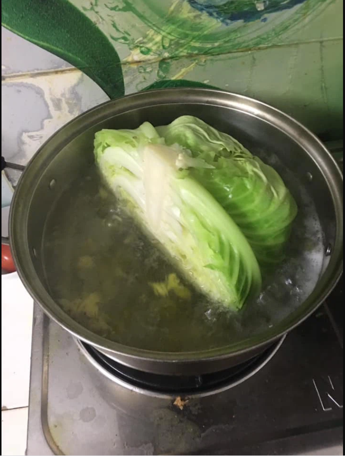 Nhờ chồng luộc bắp cải, vợ 'cạn lời' khi mở vung, dân mạng giúp 'chữa cháy' thành món ăn cực ngon 2 Nhờ chồng luộc bắp cải, vợ 'cạn lời' khi mở vung, dân mạng giúp 'chữa cháy' thành món ăn cực ngon 2