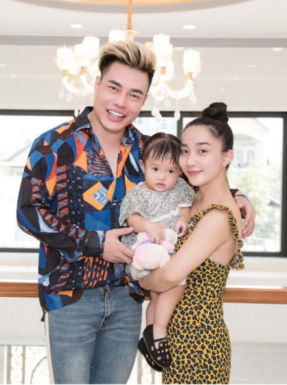 Con gái Lê Dương Bảo Lâm bất ngờ phải thực hiện phẫu thuật 4 Con gái Lê Dương Bảo Lâm bất ngờ phải thực hiện phẫu thuật 4