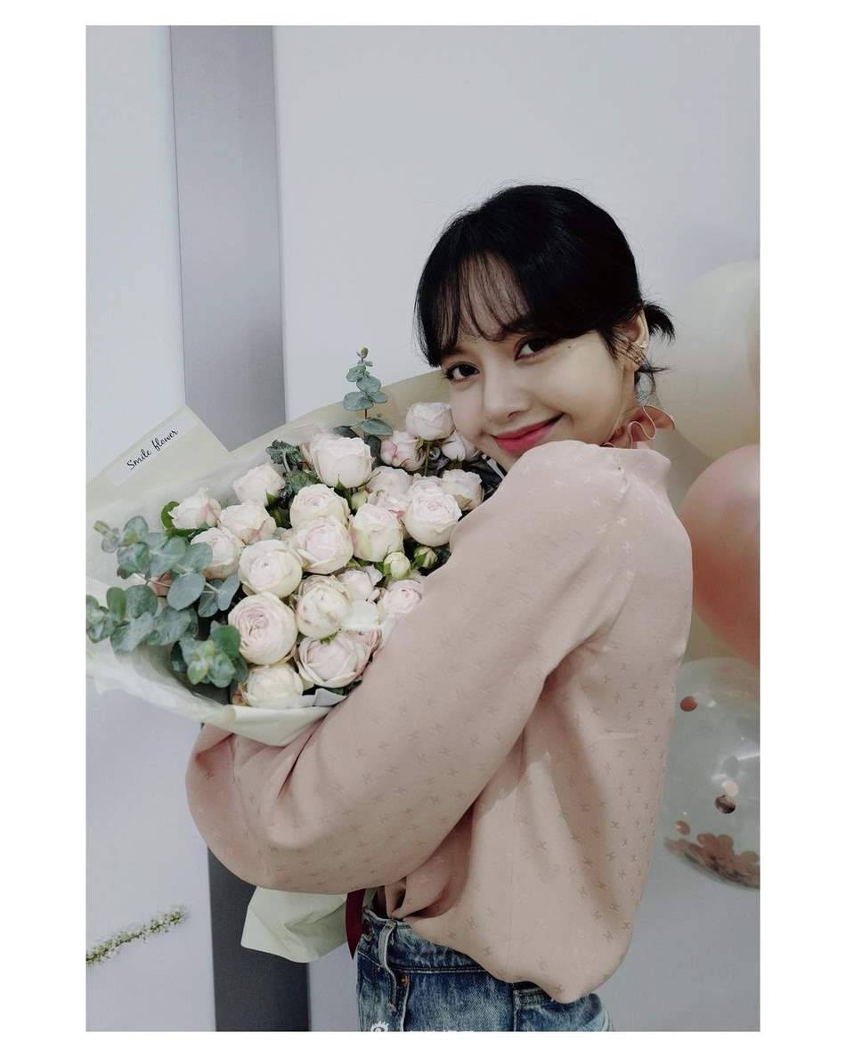 Lisa được báo Trung hết lời khen ngợi nhưng netizen lại dậy sóng phản đối 2 Lisa được báo Trung hết lời khen ngợi nhưng netizen lại dậy sóng phản đối 2