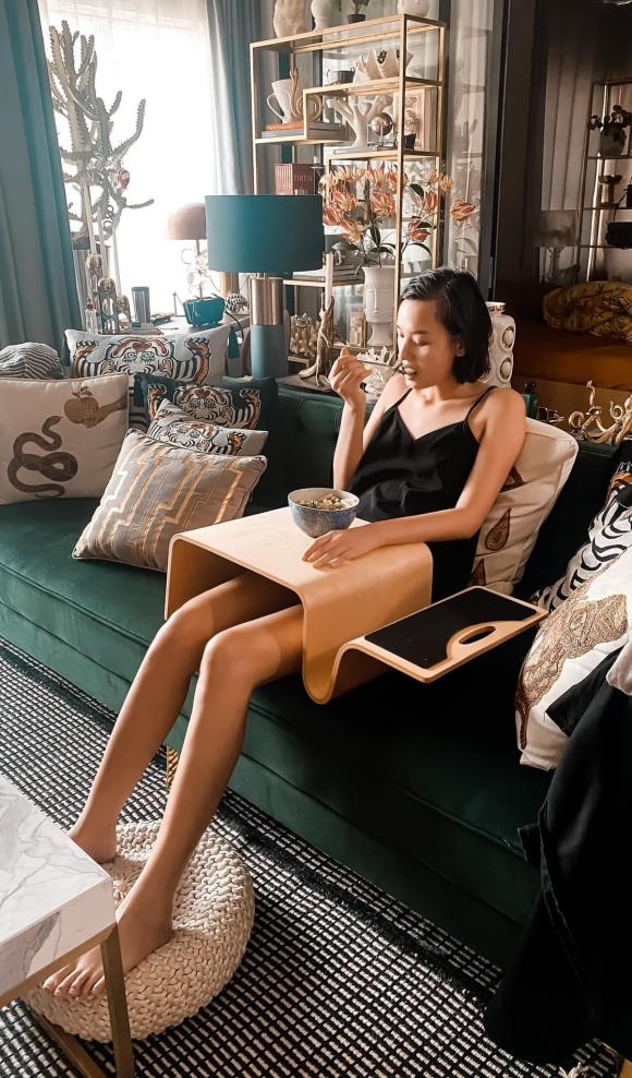 Lê Thúy bị ốm phải nhập viện, nửa đêm nhõng nhẽo chồng và cái kết 1 Lê Thúy bị ốm phải nhập viện, nửa đêm nhõng nhẽo chồng và cái kết 1