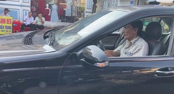 Nghệ sĩ Thương Tín xúc động khi sắp có nhà mới, cơ sở kinh doanh sau thời gian vất vả mưu sinh 2 Nghệ sĩ Thương Tín xúc động khi sắp có nhà mới, cơ sở kinh doanh sau thời gian vất vả mưu sinh 2