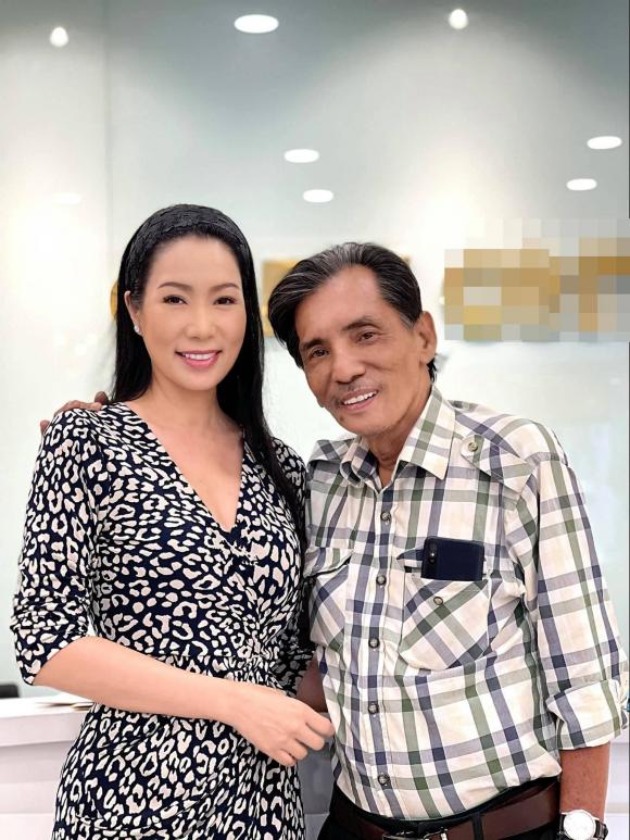 Diện mạo khác lạ của nghệ sĩ Thương Tín sau khi được Trịnh Kim Chi đưa đi làm răng sứ 4 Diện mạo khác lạ của nghệ sĩ Thương Tín sau khi được Trịnh Kim Chi đưa đi làm răng sứ 4