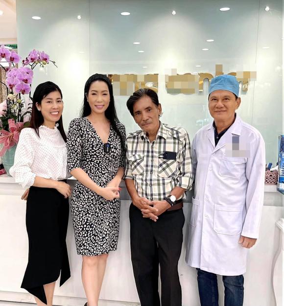 Diện mạo khác lạ của nghệ sĩ Thương Tín sau khi được Trịnh Kim Chi đưa đi làm răng sứ 1 Diện mạo khác lạ của nghệ sĩ Thương Tín sau khi được Trịnh Kim Chi đưa đi làm răng sứ 1