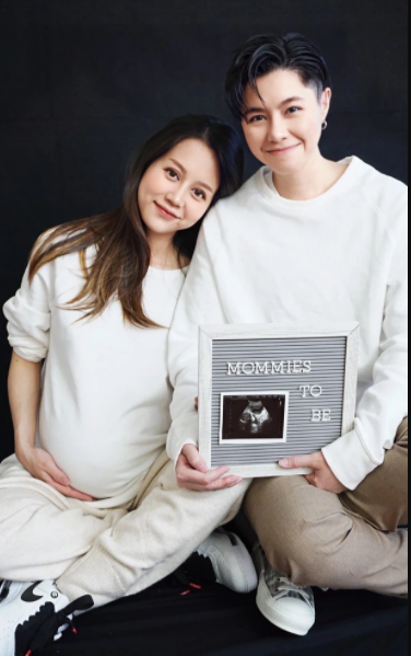 Người yêu đồng giới của An Nguy bất ngờ khoe diện mạo con đầu lòng, tiết lộ luôn thời điểm hẹn hò của cả hai 3 Người yêu đồng giới của An Nguy bất ngờ khoe diện mạo con đầu lòng, tiết lộ luôn thời điểm hẹn hò của cả hai 3