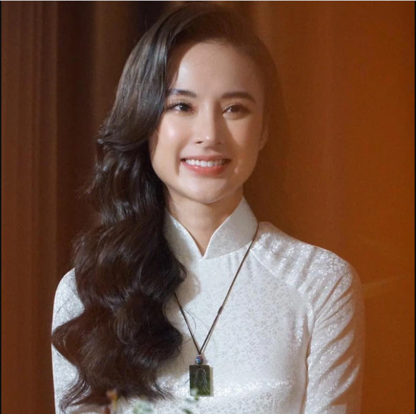 Angela Phương Trinh gây sốt mạng xã hội với loạt ảnh khoe nhan sắc đỉnh cao 4 Angela Phương Trinh gây sốt mạng xã hội với loạt ảnh khoe nhan sắc đỉnh cao 4
