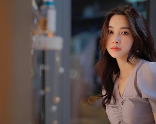 Hoa hậu Đặng Thu Thảo khoe ảnh ông xã chụp, dân mạng khen hết lời vì giống poster phim 3 Hoa hậu Đặng Thu Thảo khoe ảnh ông xã chụp, dân mạng khen hết lời vì giống poster phim 3