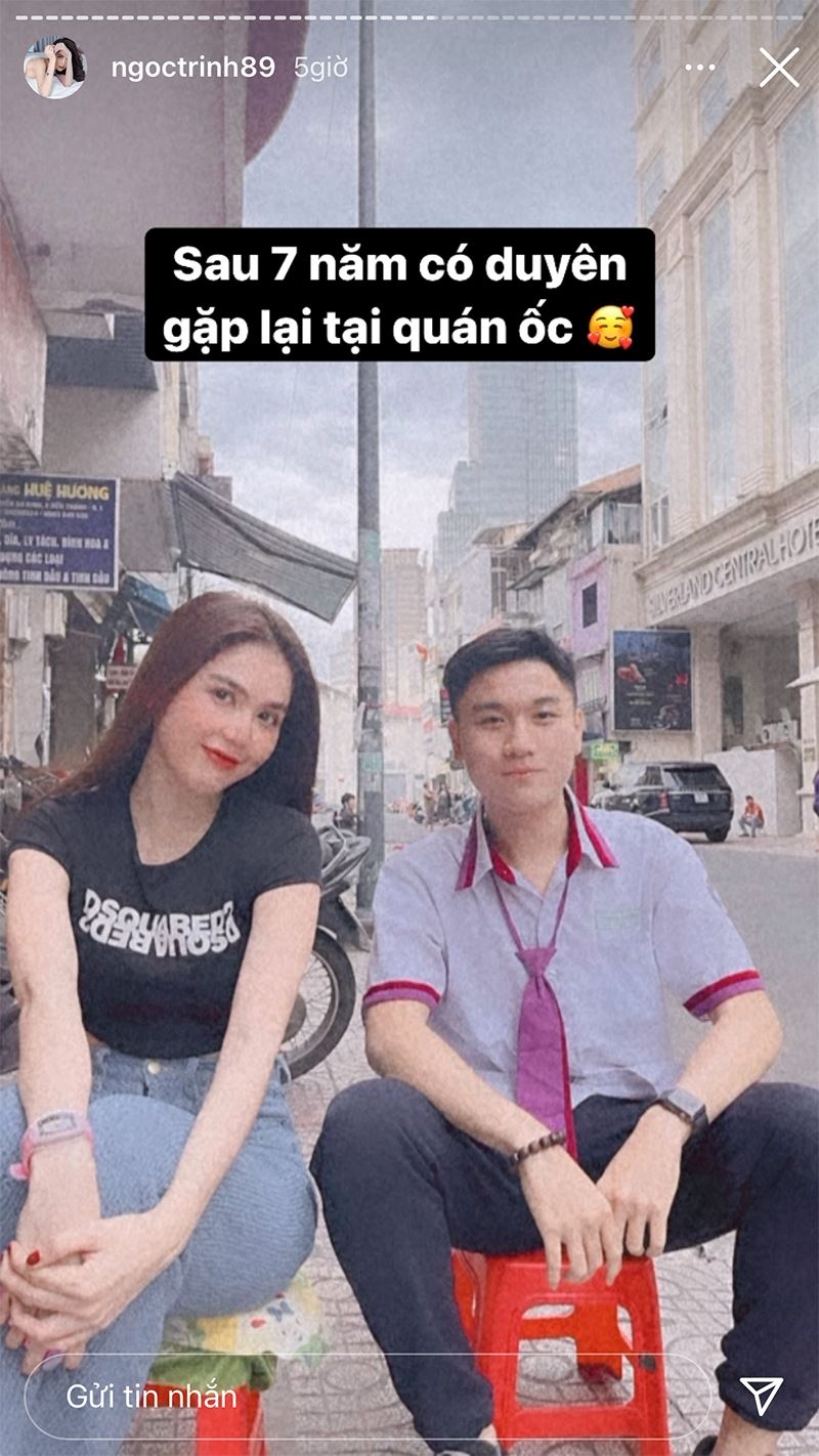 Gặp lại fan nhí 7 năm trước tại quán ốc, nhan sắc trước và sau của Ngọc Trinh gây bất ngờ 4 Gặp lại fan nhí 7 năm trước tại quán ốc, nhan sắc trước và sau của Ngọc Trinh gây bất ngờ 4