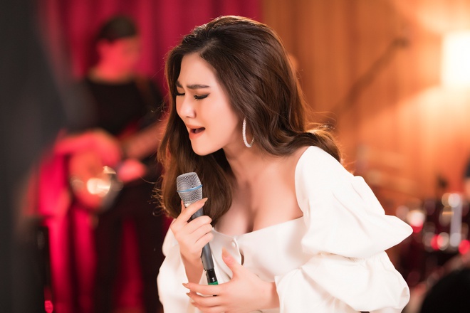 Hương Tràm chính thức lên tiếng về lùm xùm The Voice, gửi lời cám ơn Nathan Lee vì điều này 2 Hương Tràm chính thức lên tiếng về lùm xùm The Voice, gửi lời cám ơn Nathan Lee vì điều này 2