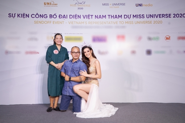 Khánh Vân ghi điểm tuyệt đối với hành động khi chụp ảnh với khách mời khuyết tật 2 Khánh Vân ghi điểm tuyệt đối với hành động khi chụp ảnh với khách mời khuyết tật 2