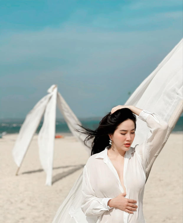 Khoe dáng quyến rũ khi đi du lịch, Bảo Thy lộ vòng 2 lùm lùm, nghi vấn mang thai con đầu lòng 3 Khoe dáng quyến rũ khi đi du lịch, Bảo Thy lộ vòng 2 lùm lùm, nghi vấn mang thai con đầu lòng 3