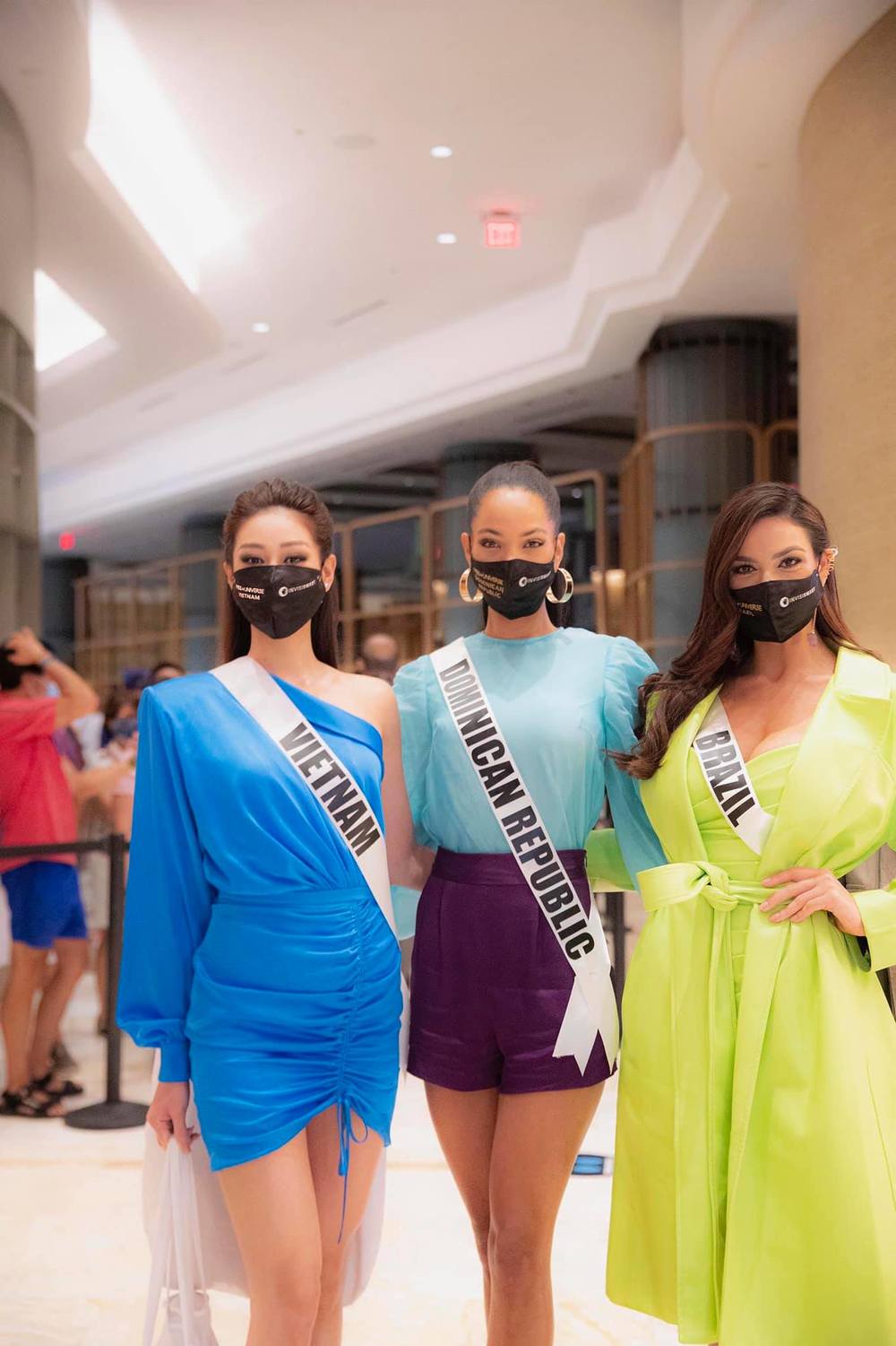Hoa hậu Khánh Vân tự tin đọ sắc cùng đương kim Miss Universe 2019 3 Hoa hậu Khánh Vân tự tin đọ sắc cùng đương kim Miss Universe 2019 3