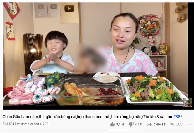 Sau clip ăn chân gấu phản cảm, Quỳnh Trần JP tiếp tục ăn uống kinh dị nhưng được khán giả gật gù ủng hộ 1 Sau clip ăn chân gấu phản cảm, Quỳnh Trần JP tiếp tục ăn uống kinh dị nhưng được khán giả gật gù ủng hộ 1