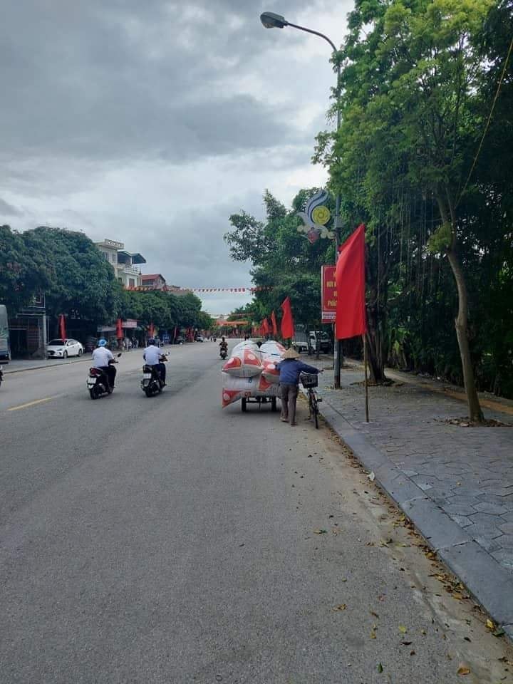 Chàng trai nhặt được túi thịt đánh rơi, khi trả lại chủ nhân lập tức 'quay xe' vì thấy gương mặt không uy tín 4 Chàng trai nhặt được túi thịt đánh rơi, khi trả lại chủ nhân lập tức 'quay xe' vì thấy gương mặt không uy tín 4