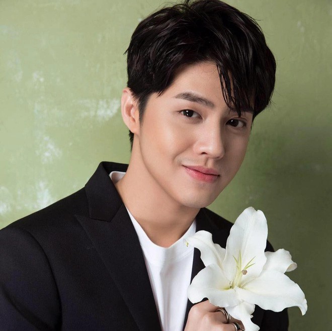 Noo Phước Thịnh bất ngờ gây sốt với hình ảnh 15 năm trước: Diện mạo ra sao khiến dân tình ngỡ ngàng? - Ảnh 3 Noo Phước Thịnh bất ngờ gây sốt với hình ảnh 15 năm trước: Diện mạo ra sao khiến dân tình ngỡ ngàng? - Ảnh 3