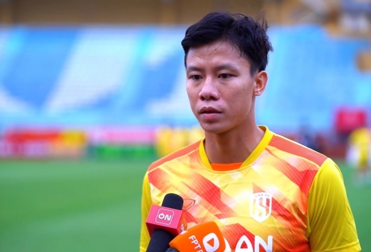 Quế Ngọc Hải cùng toàn đội sẵn sàng chia sẻ khó khăn cùng nhà tài trợ. Ảnh: SLNA FC Quế Ngọc Hải cùng toàn đội sẵn sàng chia sẻ khó khăn cùng nhà tài trợ. Ảnh: SLNA FC