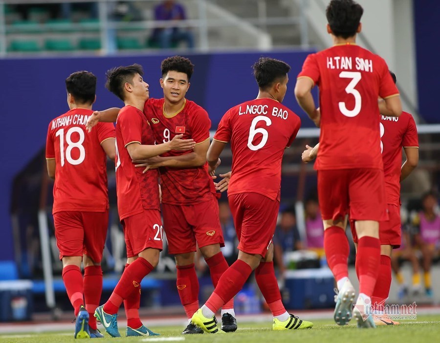 Hà Đức Chinh lập hat trick, U22 Việt Nam trút cơn mưa bàn thắng lên đối thủ yếu nhất bảng  4