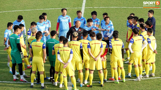 HLV Park Hang Seo thiết quân luật, ra lệnh cấm trong trận U23 Việt Nam gặp U23 Bahrain 1