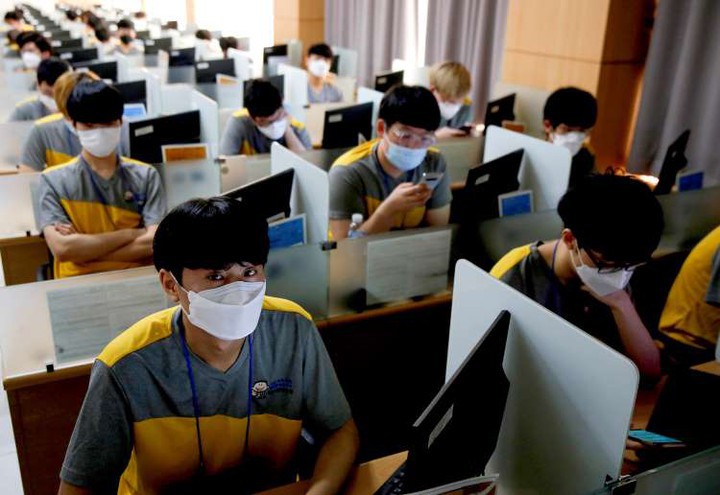 Hàn Quốc oằn mình chống dịch, đau đầu trước hàng vạn du học sinh Trung Quốc trở lại  1