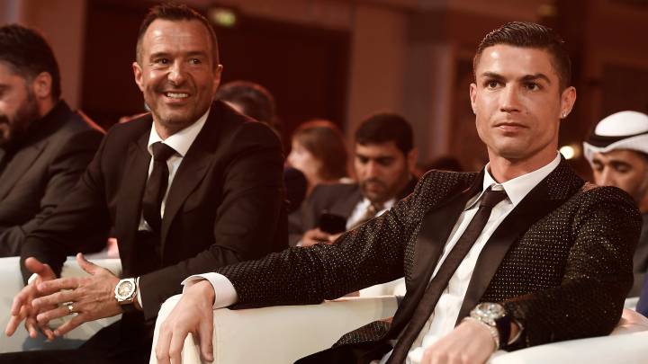 Messi và Ronaldo ủng hộ số tiền khổng lồ để chống dịch Covid-19  1