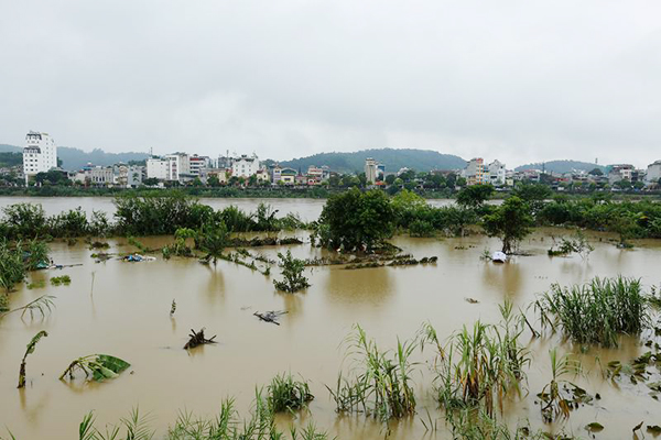 Thủy điện Trung Quốc xả lũ, mực nước sông Hồng vượt báo động 1  1