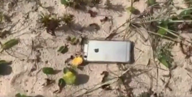 iPhone 'nồi đồng cối đá' nhất hành tinh: Rơi từ độ cao 300m xuống đất, bật lên vẫn dùng ngon lành 2