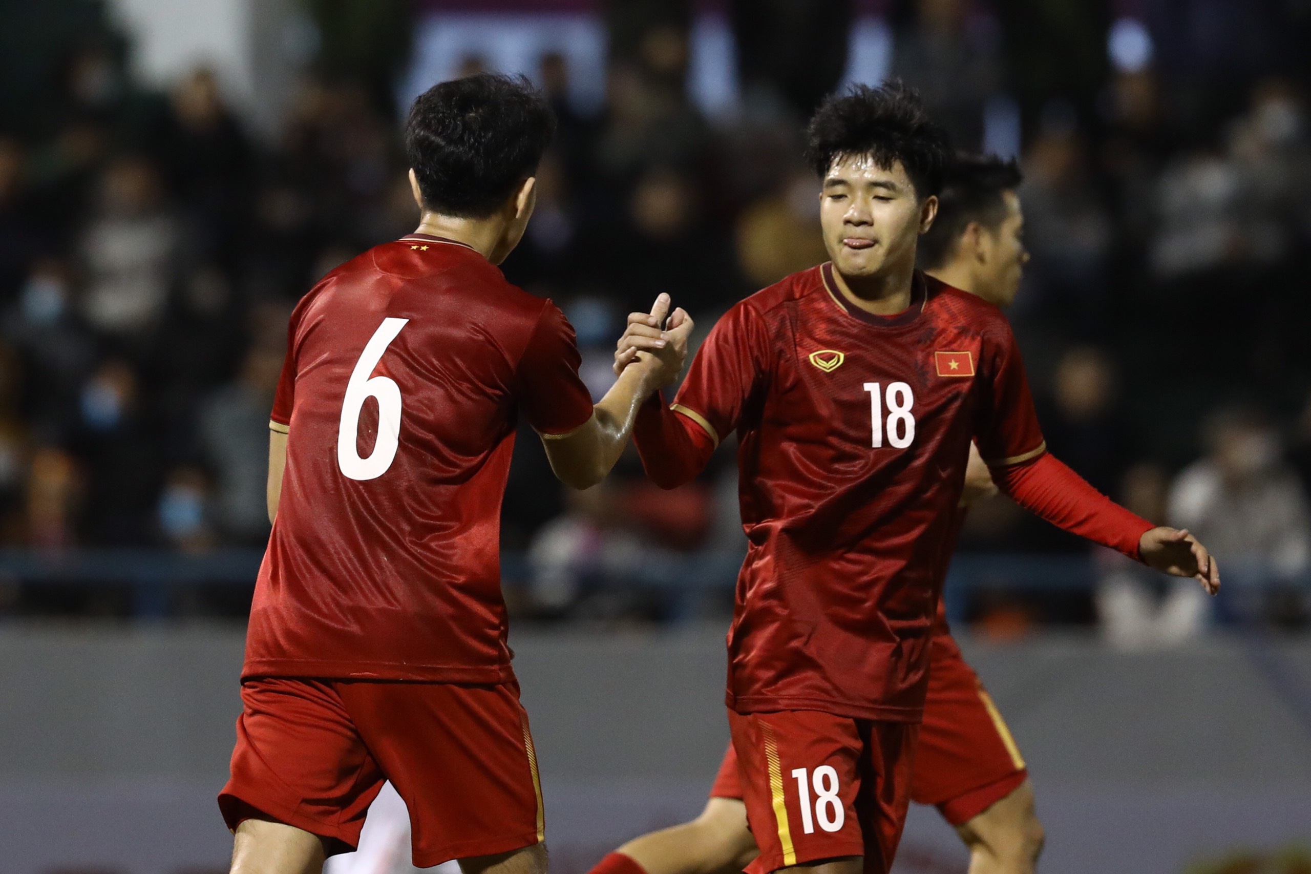 Cống hiến 'cơn mưa bàn thắng', ĐT Việt Nam thắng trận đầu tiên sau đại dịch COVID-19  6