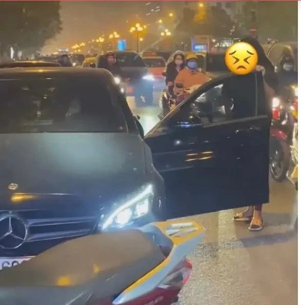 Vụ chặn xe Mercedes để đánh ghen tại Hà Nội: Người vợ tung đoạn tin nhắn vạch trần sự trơ trẽn của tiểu tam  4