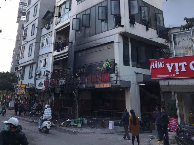 Cháy lớn tại quán lẩu ếch tại Hà Nội khiến hàng trăm người hoảng loạn 3