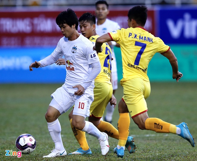 Công Phượng cùng HAGL đối đầu đội bóng quê hương: Cả vợ và bố đều đến tiếp lửa 5 Công Phượng cùng HAGL đối đầu đội bóng quê hương: Cả vợ và bố đều đến tiếp lửa 5