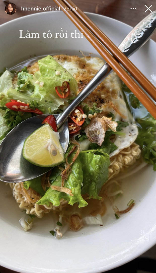 H'Hen Niê bị dân tình phát hiện 'có tất cả nhưng chỉ thiếu bằng lái', ngày đi thi giấy phép lái xe lại nhận trái đắng 4 H'Hen Niê bị dân tình phát hiện 'có tất cả nhưng chỉ thiếu bằng lái', ngày đi thi giấy phép lái xe lại nhận trái đắng 4