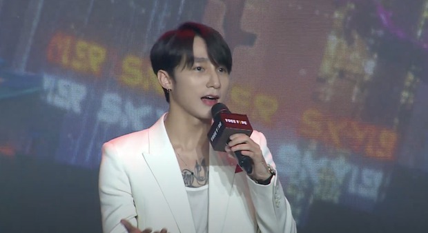 Sơn Tùng lần đầu xuất hiện sau scandal 'trà xanh': Ngoại hình gầy đi trông thấy, ẩn ý về sự thay đổi 4 Sơn Tùng lần đầu xuất hiện sau scandal 'trà xanh': Ngoại hình gầy đi trông thấy, ẩn ý về sự thay đổi 4