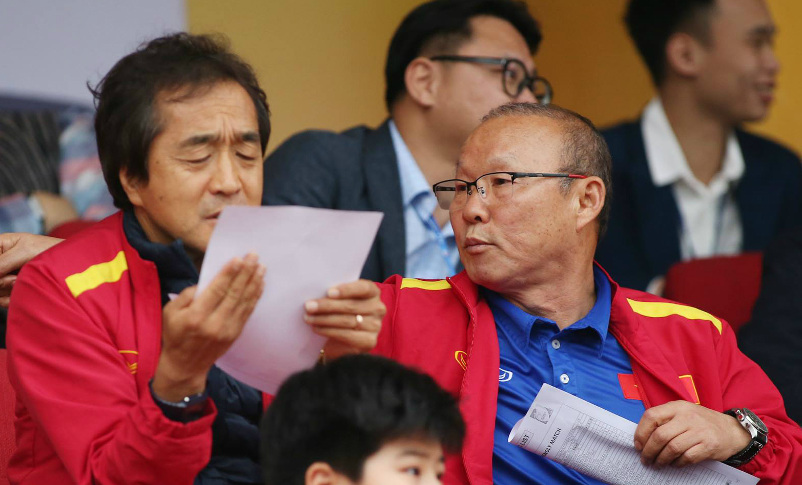 Thông tin bất ngờ trong vụ chuyển nhượng Đặng Văn Lâm; Ronaldo bị điều tra vì vi phạm dịch Covid-19 2 Thông tin bất ngờ trong vụ chuyển nhượng Đặng Văn Lâm; Ronaldo bị điều tra vì vi phạm dịch Covid-19 2