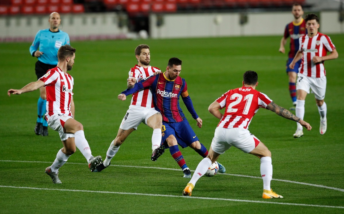 Messi sút phạt không thể cản phá, đưa Barca áp sát ngôi đầu bảng 1 Messi sút phạt không thể cản phá, đưa Barca áp sát ngôi đầu bảng 1