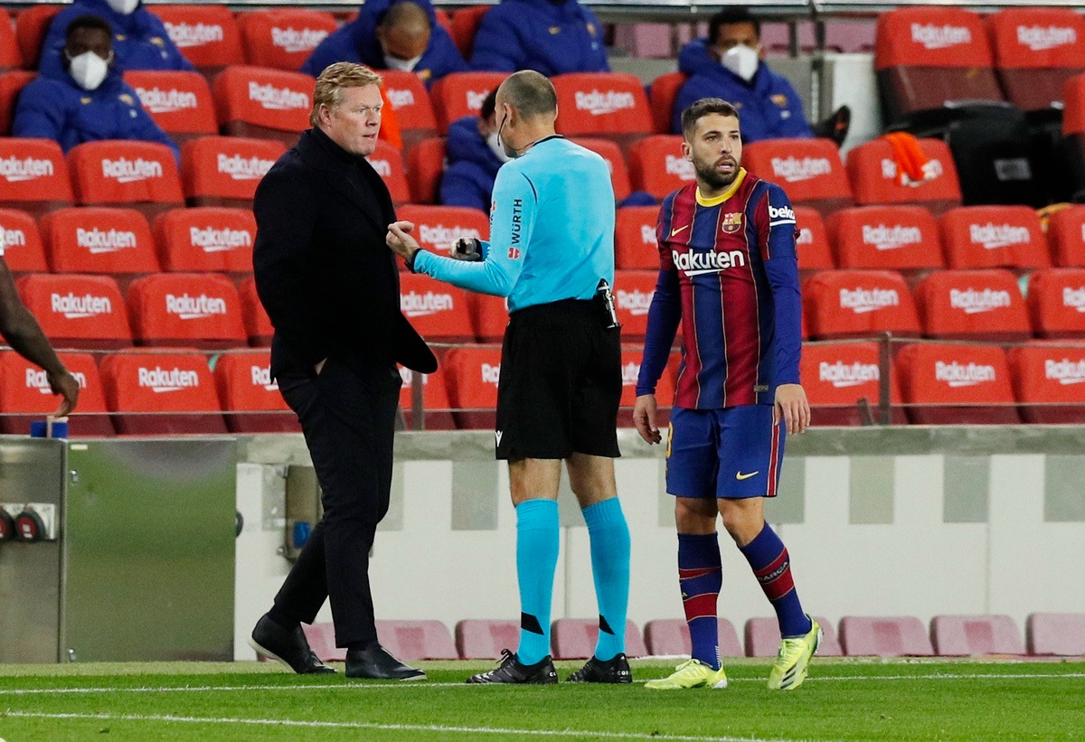 Messi sút phạt không thể cản phá, đưa Barca áp sát ngôi đầu bảng 3 Messi sút phạt không thể cản phá, đưa Barca áp sát ngôi đầu bảng 3