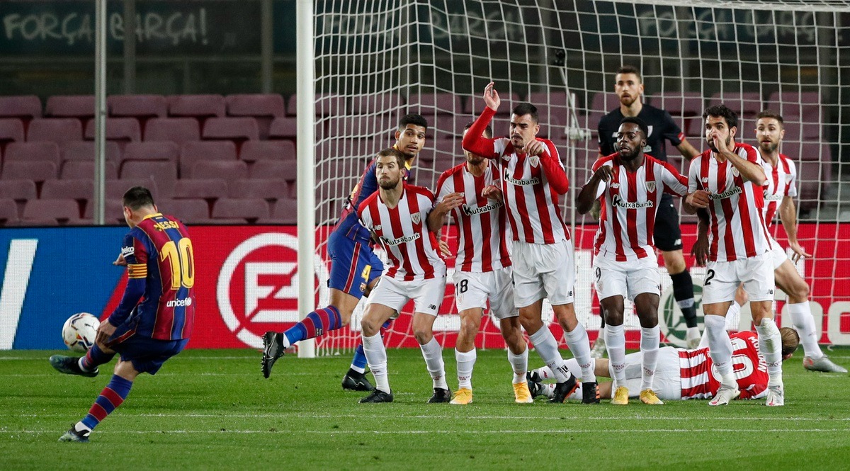 Messi sút phạt không thể cản phá, đưa Barca áp sát ngôi đầu bảng 2 Messi sút phạt không thể cản phá, đưa Barca áp sát ngôi đầu bảng 2