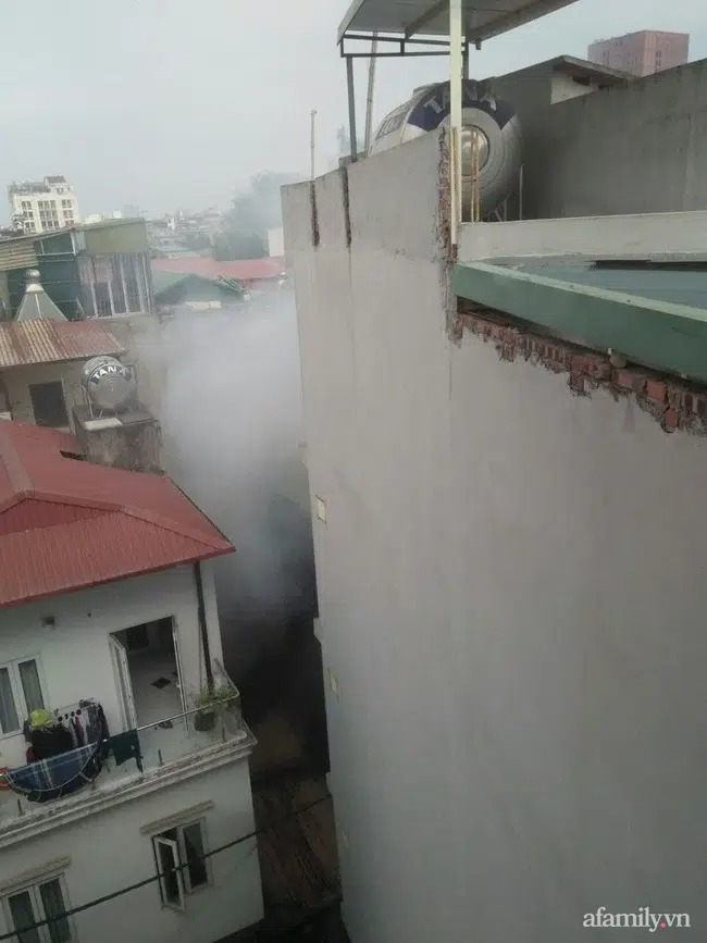 Hiện trường vụ cháy vì hóa vàng mã ngày ông Công ông Táo khiến 4 người tử vong, hàng xóm tiết lộ chi tiết thương tâm 3 Hiện trường vụ cháy vì hóa vàng mã ngày ông Công ông Táo khiến 4 người tử vong, hàng xóm tiết lộ chi tiết thương tâm 3