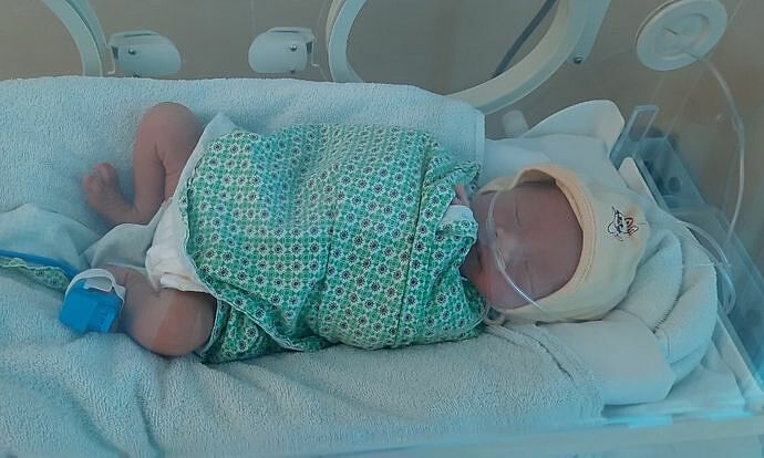 Bé trai chưa đầy 2 tuổi bị mẹ bỏ rơi vào đêm 29 Tết, xót xa dòng thông điệp trong mẩu giấy để lại 1 Bé trai chưa đầy 2 tuổi bị mẹ bỏ rơi vào đêm 29 Tết, xót xa dòng thông điệp trong mẩu giấy để lại 1