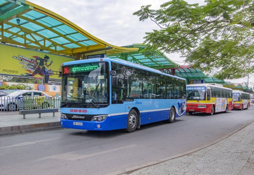 Xe buýt tại Hà Nội hoạt động xuyên Tết để phục vụ người dân 1 Xe buýt tại Hà Nội hoạt động xuyên Tết để phục vụ người dân 1