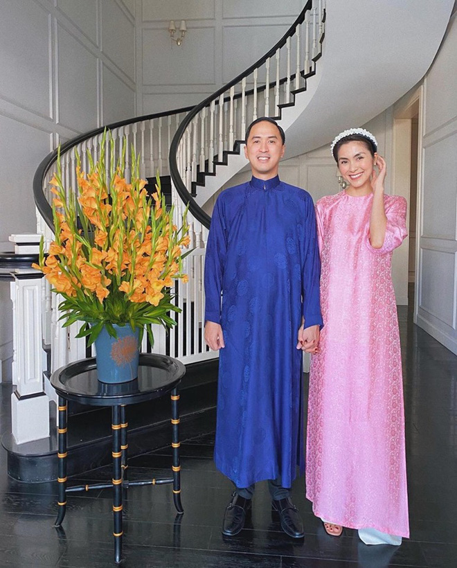 Tăng Thanh Hà diện áo dài xưa, nhan sắc gây xao xuyến giữa biệt thự triệu đô 3 Tăng Thanh Hà diện áo dài xưa, nhan sắc gây xao xuyến giữa biệt thự triệu đô 3