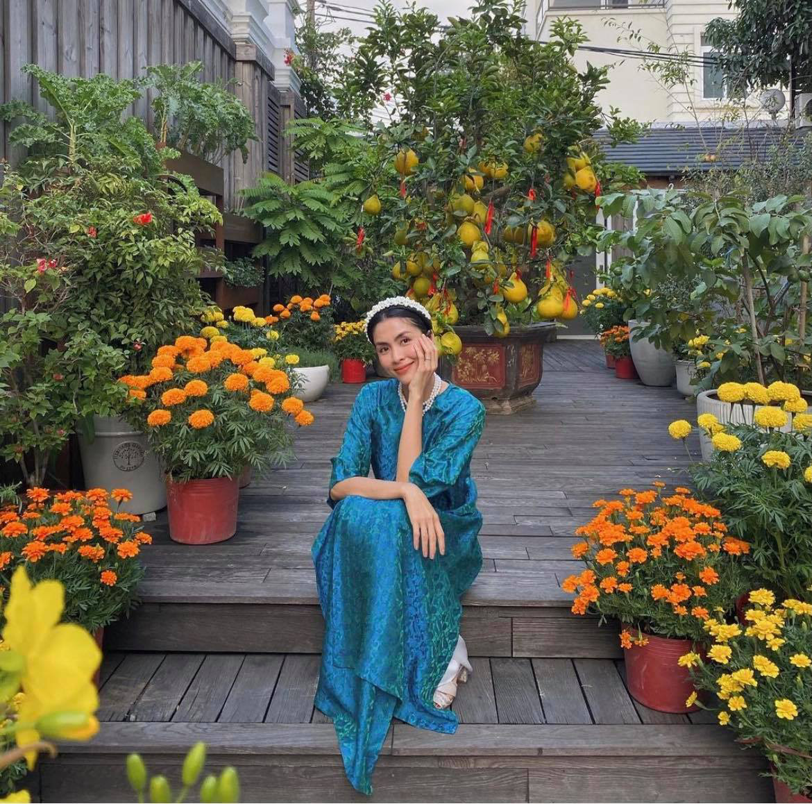 Tăng Thanh Hà diện áo dài xưa, nhan sắc gây xao xuyến giữa biệt thự triệu đô 1 Tăng Thanh Hà diện áo dài xưa, nhan sắc gây xao xuyến giữa biệt thự triệu đô 1