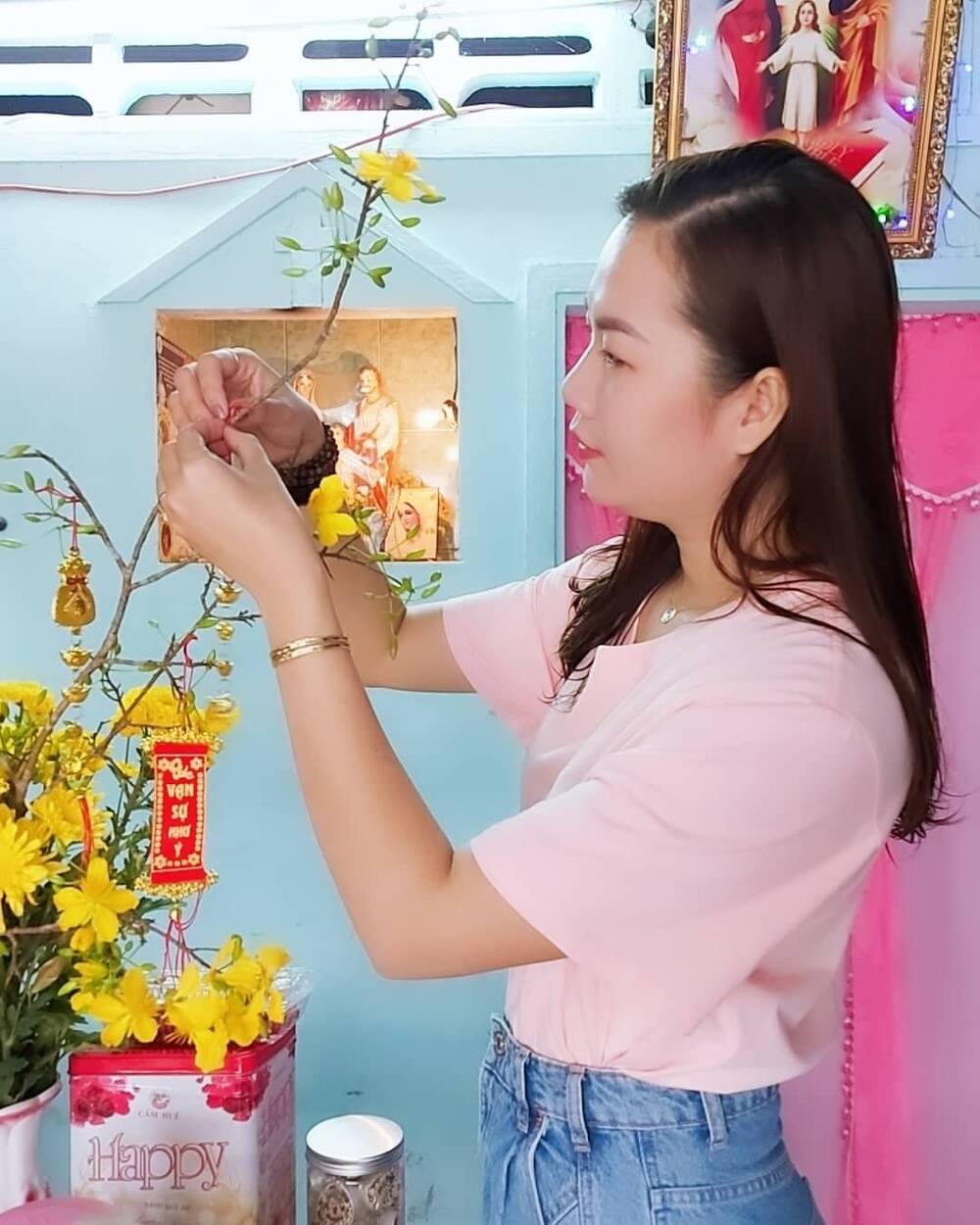 Gia cảnh ở quê nhà trợ lý của Ngọc Trinh khiến nhiều người bất ngờ 4 Gia cảnh ở quê nhà trợ lý của Ngọc Trinh khiến nhiều người bất ngờ 4