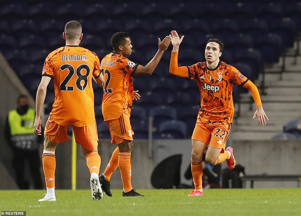 Ronaldo nổi điên vì mất penalty, không chấp nhận thất bại ê chề tại Champions League 5 Ronaldo nổi điên vì mất penalty, không chấp nhận thất bại ê chề tại Champions League 5