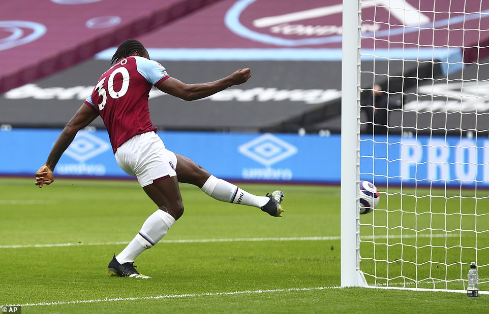 Kết quả Ngoại hạng Anh: Man City kéo dài chuỗi chiến thắng, M.U đòi lại ngôi nhì bảng 1 Kết quả Ngoại hạng Anh: Man City kéo dài chuỗi chiến thắng, M.U đòi lại ngôi nhì bảng 1