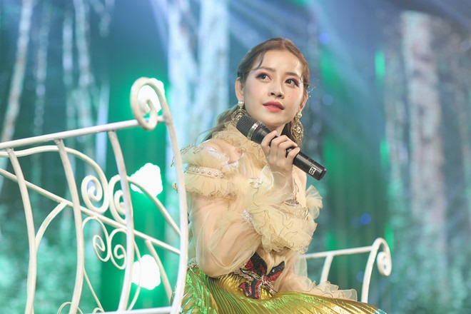 Chi Pu lộ quá khứ vất vả với sự nghiệp âm nhạc, đi học hát 2 ngày bị cô giáo đuổi về 1 Chi Pu lộ quá khứ vất vả với sự nghiệp âm nhạc, đi học hát 2 ngày bị cô giáo đuổi về 1