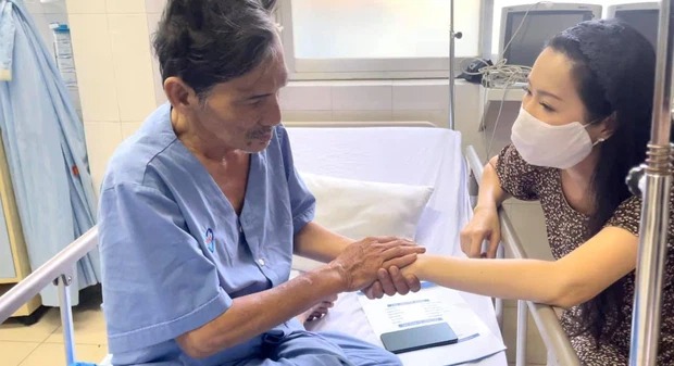 Tuổi già vất vả và bệnh tật, diễn viên Thương Tín bỗng nhận niềm an ủi lớn sau cơn bạo bệnh 7 Tuổi già vất vả và bệnh tật, diễn viên Thương Tín bỗng nhận niềm an ủi lớn sau cơn bạo bệnh 7