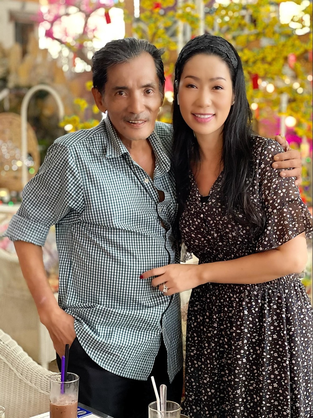 Thương Tín được đại gia tặng xế hộp hạng sang, tự lái về quê sau khi rời viện 7 Thương Tín được đại gia tặng xế hộp hạng sang, tự lái về quê sau khi rời viện 7