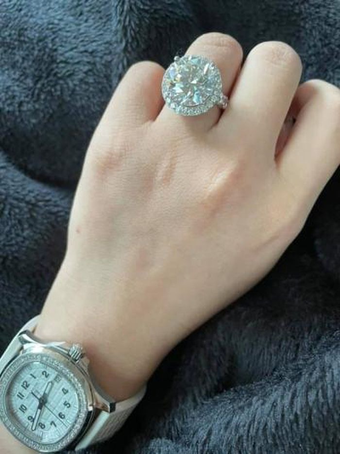 Chẳng cần giãy nảy đi thanh minh, Ngọc Trinh chỉ nói đúng 1 câu sau lời tố bán hàng fake 3 Chẳng cần giãy nảy đi thanh minh, Ngọc Trinh chỉ nói đúng 1 câu sau lời tố bán hàng fake 3