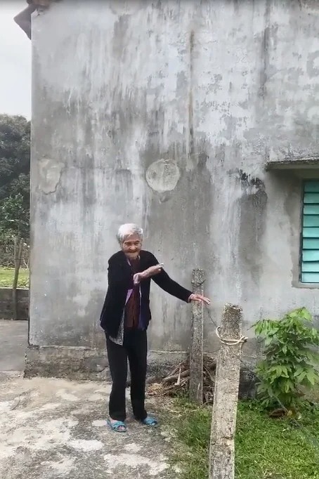 Gặp cụ bà 82 tuổi rơi nước mắt khi từ biệt mẹ già 103 tuổi, hé lộ lý do vì sao không đón mẹ về ở cùng 4 Gặp cụ bà 82 tuổi rơi nước mắt khi từ biệt mẹ già 103 tuổi, hé lộ lý do vì sao không đón mẹ về ở cùng 4